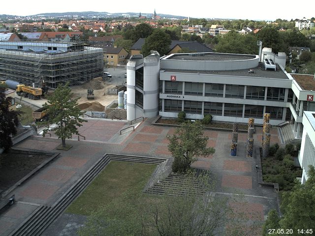 Foto der Webcam: Verwaltungsgebäude, Innenhof mit Audimax, Hörsaal-Gebäude 1