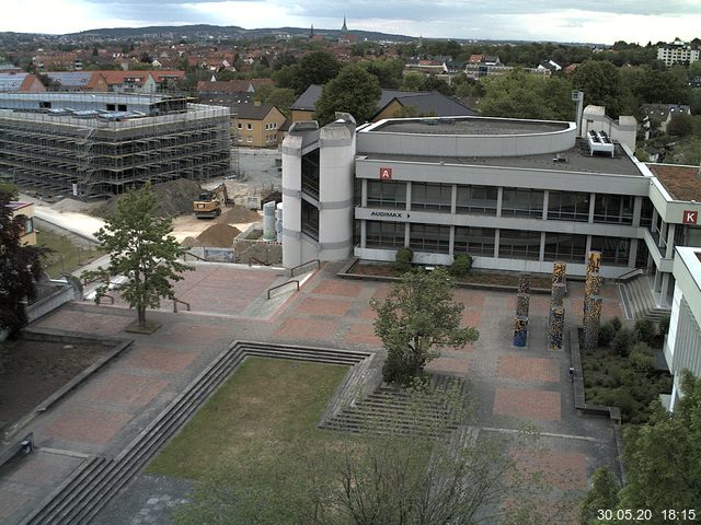 Foto der Webcam: Verwaltungsgebäude, Innenhof mit Audimax, Hörsaal-Gebäude 1