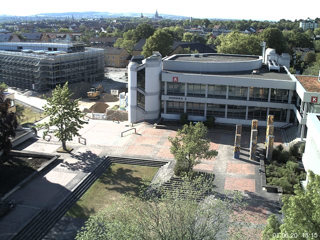 Foto der Webcam: Verwaltungsgebäude, Innenhof mit Audimax, Hörsaal-Gebäude 1