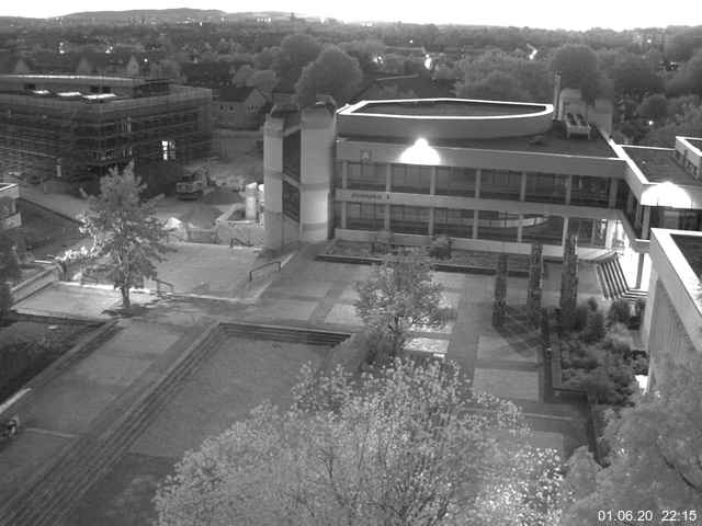 Foto der Webcam: Verwaltungsgebäude, Innenhof mit Audimax, Hörsaal-Gebäude 1