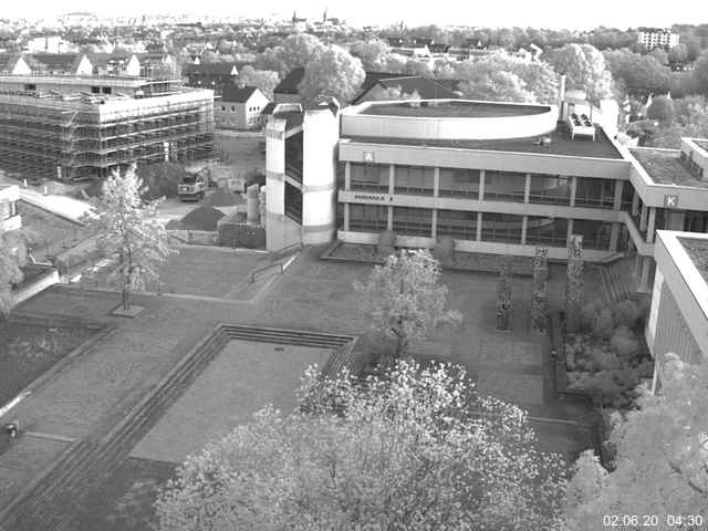 Foto der Webcam: Verwaltungsgebäude, Innenhof mit Audimax, Hörsaal-Gebäude 1