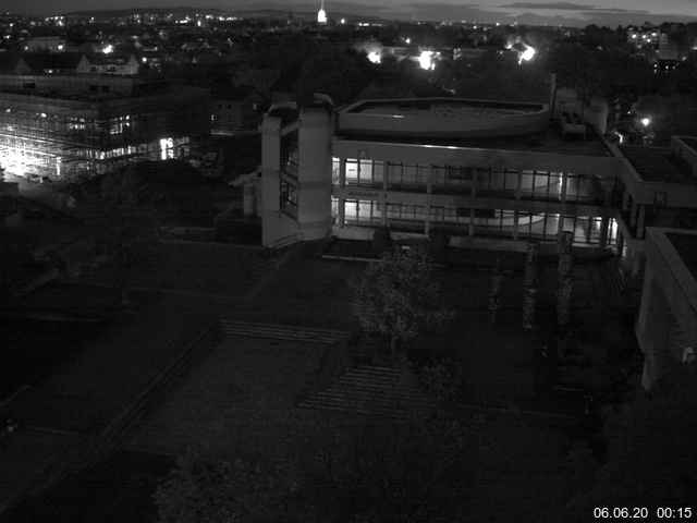 Foto der Webcam: Verwaltungsgebäude, Innenhof mit Audimax, Hörsaal-Gebäude 1