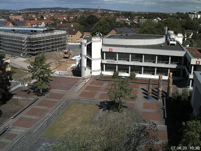 Foto der Webcam: Verwaltungsgeb&auml;ude, Innenhof mit Audimax, H&ouml;rsaal-Geb&auml;ude 1