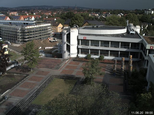 Foto der Webcam: Verwaltungsgebäude, Innenhof mit Audimax, Hörsaal-Gebäude 1