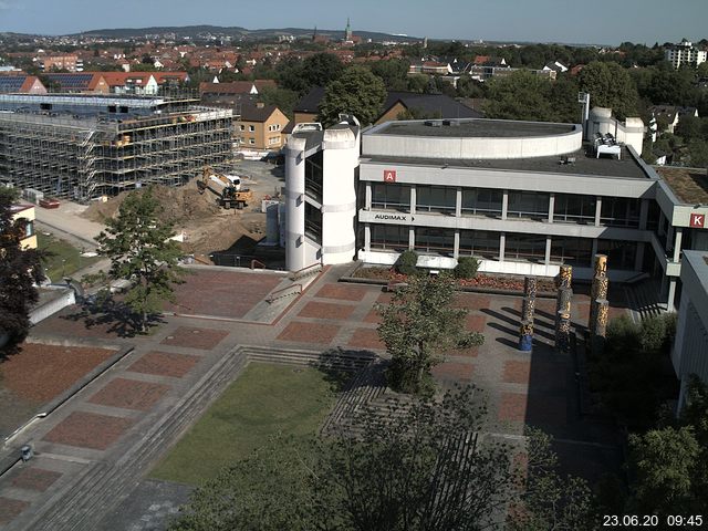 Foto der Webcam: Verwaltungsgeb&auml;ude, Innenhof mit Audimax, H&ouml;rsaal-Geb&auml;ude 1