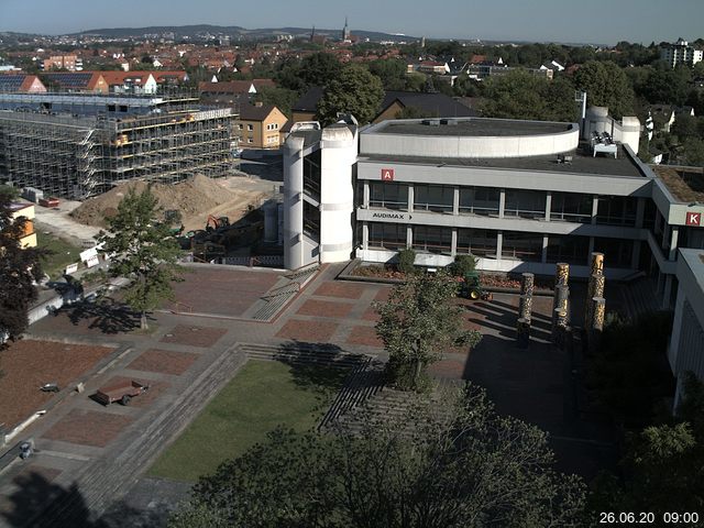 Foto der Webcam: Verwaltungsgebäude, Innenhof mit Audimax, Hörsaal-Gebäude 1