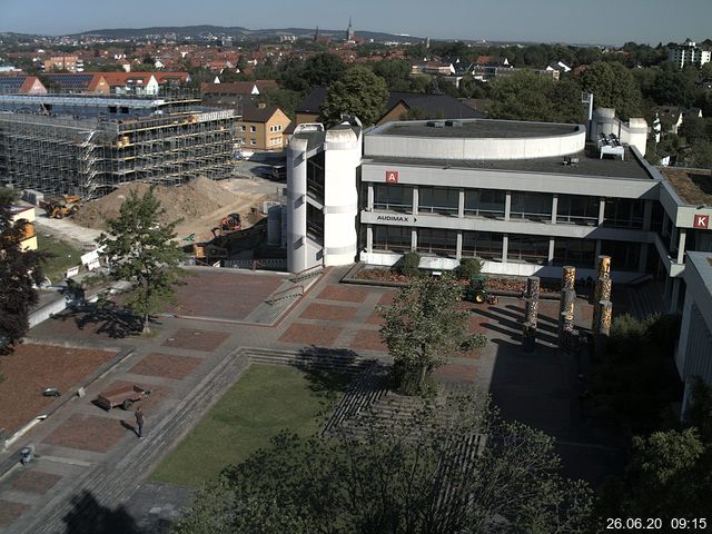 Foto der Webcam: Verwaltungsgebäude, Innenhof mit Audimax, Hörsaal-Gebäude 1