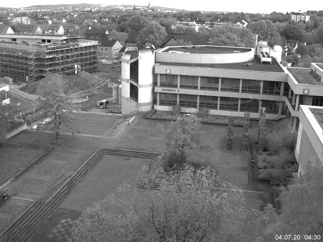 Foto der Webcam: Verwaltungsgebäude, Innenhof mit Audimax, Hörsaal-Gebäude 1