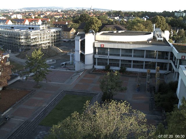 Foto der Webcam: Verwaltungsgeb&auml;ude, Innenhof mit Audimax, H&ouml;rsaal-Geb&auml;ude 1