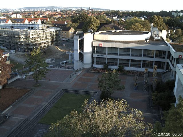 Foto der Webcam: Verwaltungsgeb&auml;ude, Innenhof mit Audimax, H&ouml;rsaal-Geb&auml;ude 1