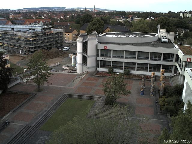 Foto der Webcam: Verwaltungsgeb&auml;ude, Innenhof mit Audimax, H&ouml;rsaal-Geb&auml;ude 1