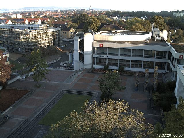 Foto der Webcam: Verwaltungsgeb&auml;ude, Innenhof mit Audimax, H&ouml;rsaal-Geb&auml;ude 1