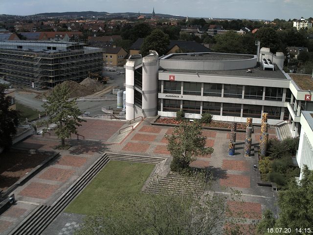 Foto der Webcam: Verwaltungsgebäude, Innenhof mit Audimax, Hörsaal-Gebäude 1