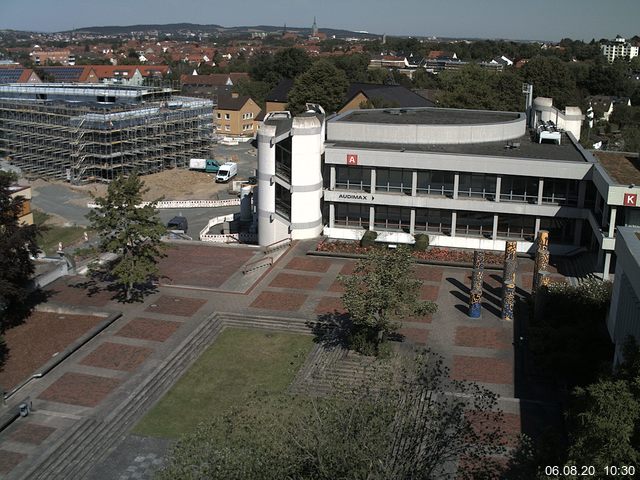 Foto der Webcam: Verwaltungsgeb&auml;ude, Innenhof mit Audimax, H&ouml;rsaal-Geb&auml;ude 1