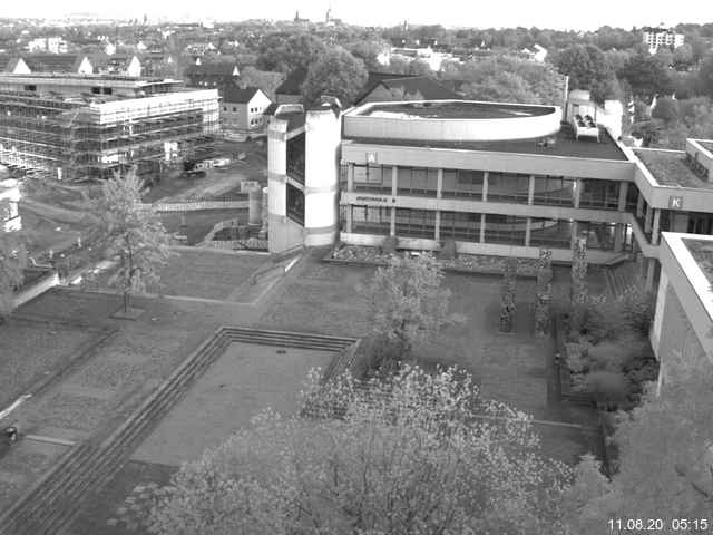 Foto der Webcam: Verwaltungsgebäude, Innenhof mit Audimax, Hörsaal-Gebäude 1