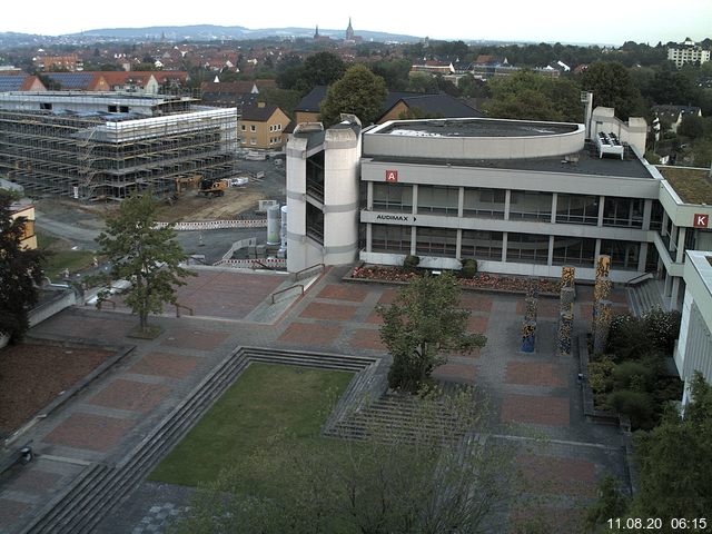 Foto der Webcam: Verwaltungsgebäude, Innenhof mit Audimax, Hörsaal-Gebäude 1