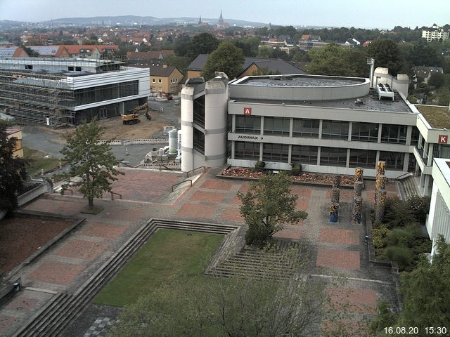 Foto der Webcam: Verwaltungsgeb&auml;ude, Innenhof mit Audimax, H&ouml;rsaal-Geb&auml;ude 1
