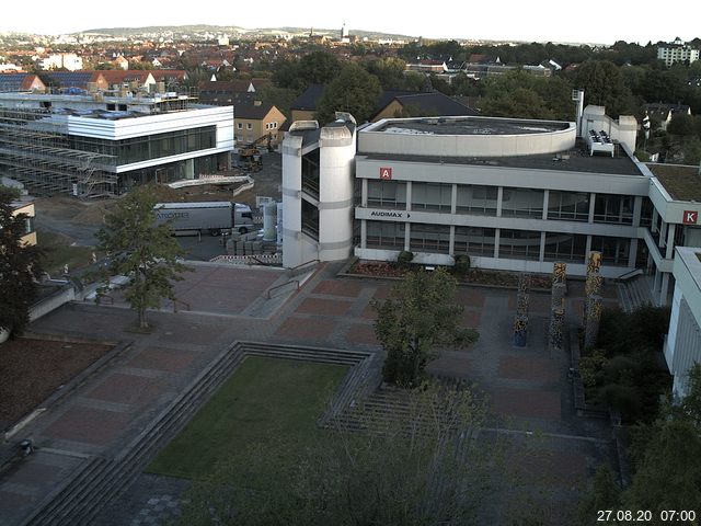 Foto der Webcam: Verwaltungsgebäude, Innenhof mit Audimax, Hörsaal-Gebäude 1