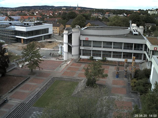 Foto der Webcam: Verwaltungsgebäude, Innenhof mit Audimax, Hörsaal-Gebäude 1