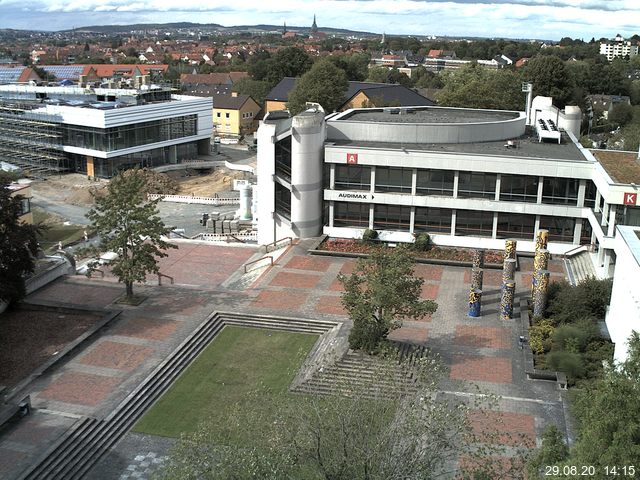 Foto der Webcam: Verwaltungsgebäude, Innenhof mit Audimax, Hörsaal-Gebäude 1