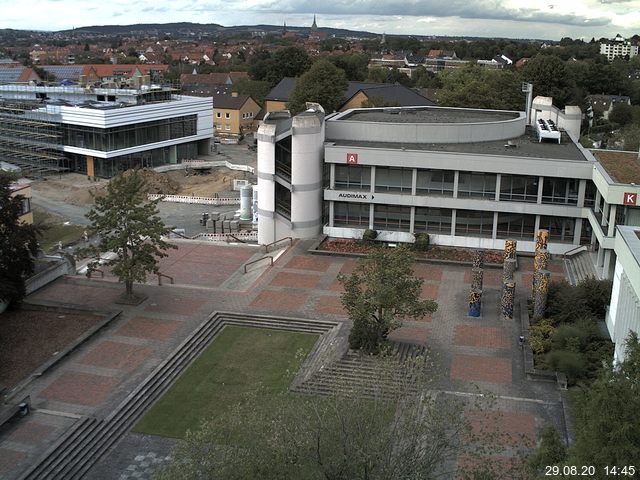 Foto der Webcam: Verwaltungsgebäude, Innenhof mit Audimax, Hörsaal-Gebäude 1