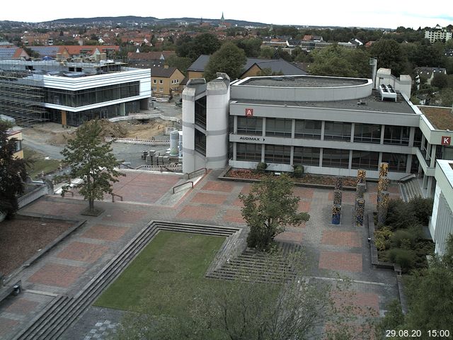 Foto der Webcam: Verwaltungsgebäude, Innenhof mit Audimax, Hörsaal-Gebäude 1