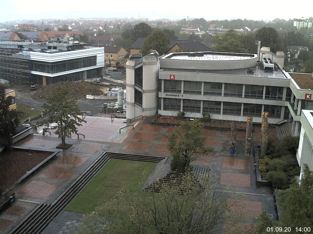 Foto der Webcam: Verwaltungsgebäude, Innenhof mit Audimax, Hörsaal-Gebäude 1