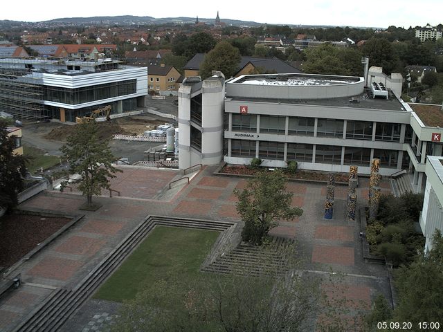 Foto der Webcam: Verwaltungsgeb&auml;ude, Innenhof mit Audimax, H&ouml;rsaal-Geb&auml;ude 1