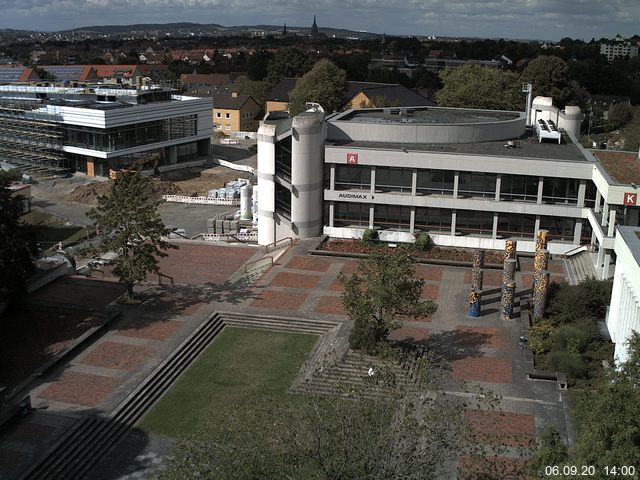 Foto der Webcam: Verwaltungsgeb&auml;ude, Innenhof mit Audimax, H&ouml;rsaal-Geb&auml;ude 1