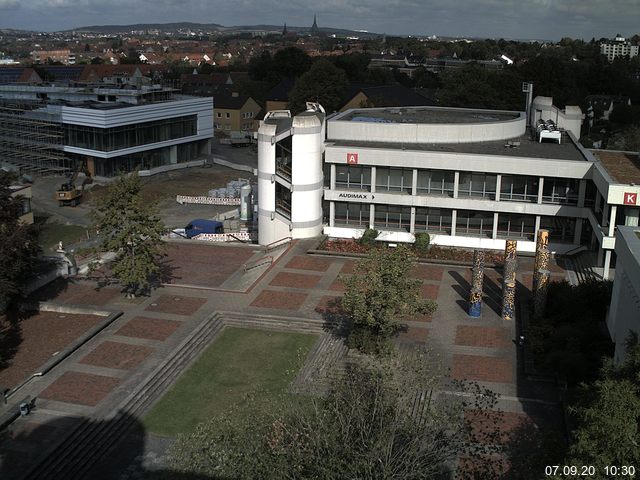 Foto der Webcam: Verwaltungsgeb&auml;ude, Innenhof mit Audimax, H&ouml;rsaal-Geb&auml;ude 1