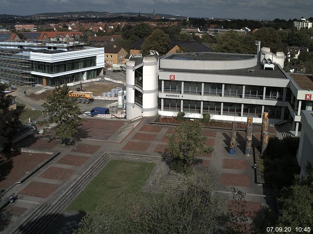 Foto der Webcam: Verwaltungsgeb&auml;ude, Innenhof mit Audimax, H&ouml;rsaal-Geb&auml;ude 1