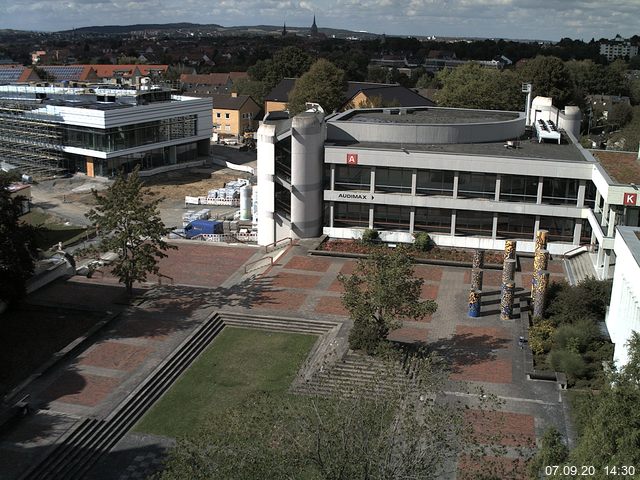 Foto der Webcam: Verwaltungsgeb&auml;ude, Innenhof mit Audimax, H&ouml;rsaal-Geb&auml;ude 1