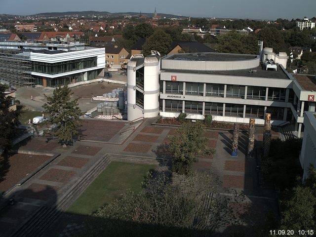 Foto der Webcam: Verwaltungsgebäude, Innenhof mit Audimax, Hörsaal-Gebäude 1