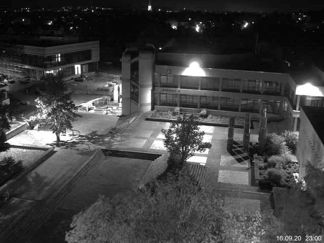 Foto der Webcam: Verwaltungsgebäude, Innenhof mit Audimax, Hörsaal-Gebäude 1