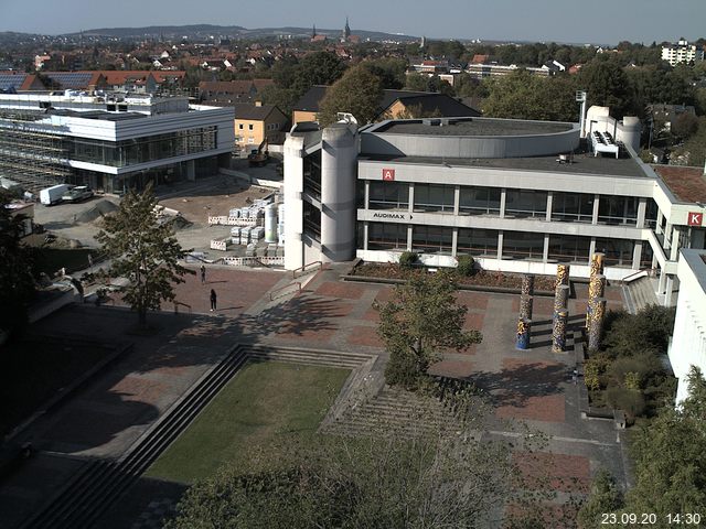 Foto der Webcam: Verwaltungsgeb&auml;ude, Innenhof mit Audimax, H&ouml;rsaal-Geb&auml;ude 1