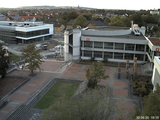 Foto der Webcam: Verwaltungsgebäude, Innenhof mit Audimax, Hörsaal-Gebäude 1