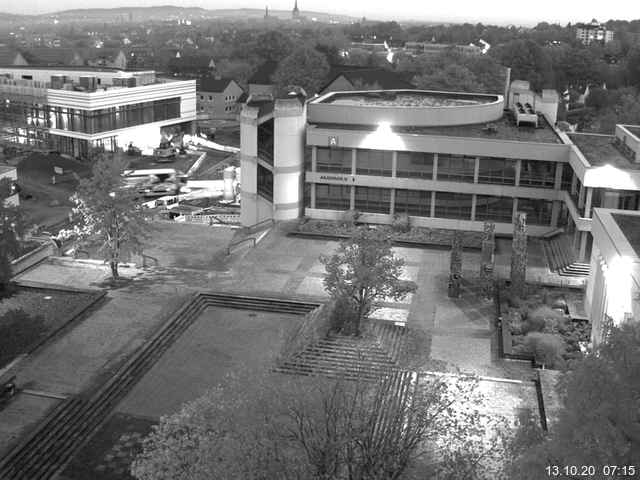 Foto der Webcam: Verwaltungsgeb&auml;ude, Innenhof mit Audimax, H&ouml;rsaal-Geb&auml;ude 1