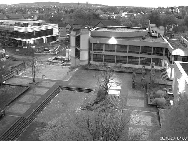 Foto der Webcam: Verwaltungsgeb&auml;ude, Innenhof mit Audimax, H&ouml;rsaal-Geb&auml;ude 1