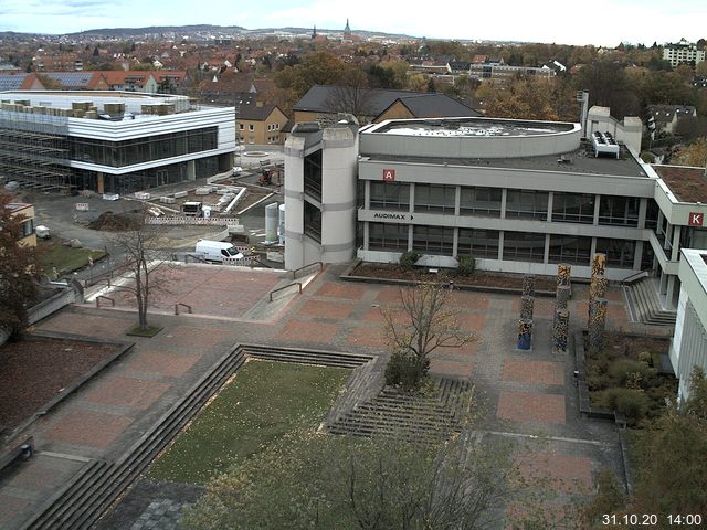 Foto der Webcam: Verwaltungsgeb&auml;ude, Innenhof mit Audimax, H&ouml;rsaal-Geb&auml;ude 1