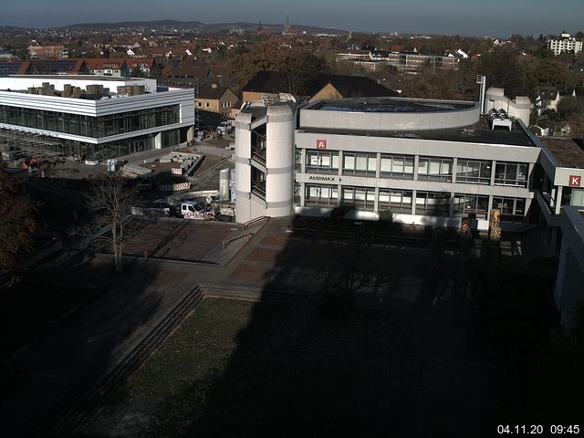 Foto der Webcam: Verwaltungsgebäude, Innenhof mit Audimax, Hörsaal-Gebäude 1