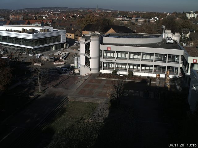 Foto der Webcam: Verwaltungsgebäude, Innenhof mit Audimax, Hörsaal-Gebäude 1