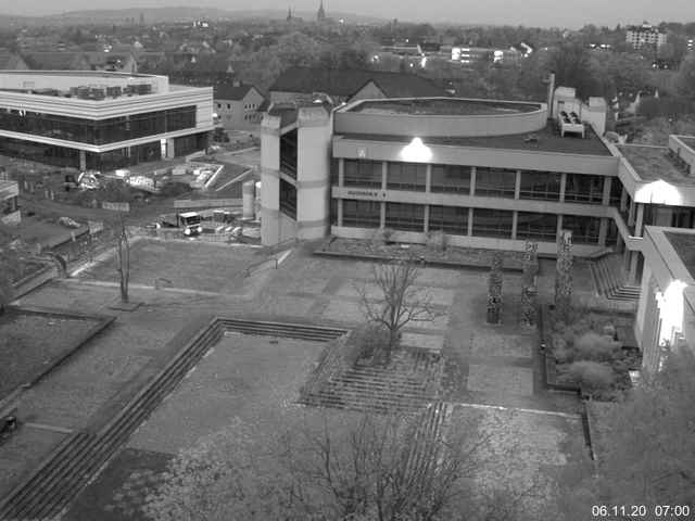 Foto der Webcam: Verwaltungsgeb&auml;ude, Innenhof mit Audimax, H&ouml;rsaal-Geb&auml;ude 1