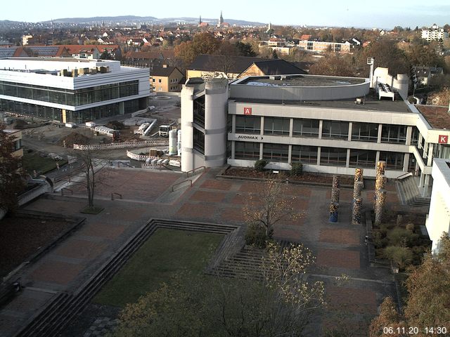 Foto der Webcam: Verwaltungsgeb&auml;ude, Innenhof mit Audimax, H&ouml;rsaal-Geb&auml;ude 1