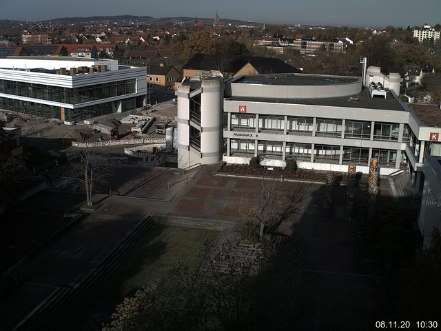Foto der Webcam: Verwaltungsgeb&auml;ude, Innenhof mit Audimax, H&ouml;rsaal-Geb&auml;ude 1