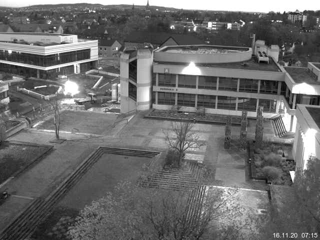 Foto der Webcam: Verwaltungsgeb&auml;ude, Innenhof mit Audimax, H&ouml;rsaal-Geb&auml;ude 1