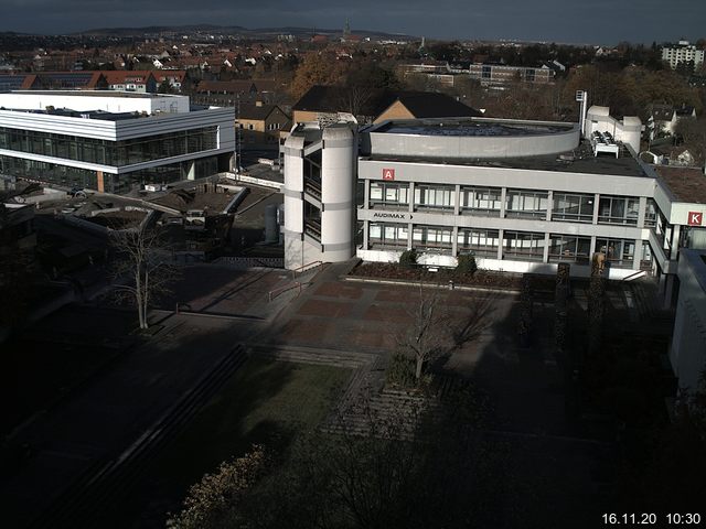 Foto der Webcam: Verwaltungsgeb&auml;ude, Innenhof mit Audimax, H&ouml;rsaal-Geb&auml;ude 1