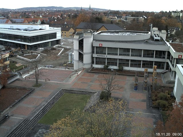 Foto der Webcam: Verwaltungsgebäude, Innenhof mit Audimax, Hörsaal-Gebäude 1