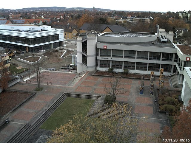 Foto der Webcam: Verwaltungsgebäude, Innenhof mit Audimax, Hörsaal-Gebäude 1