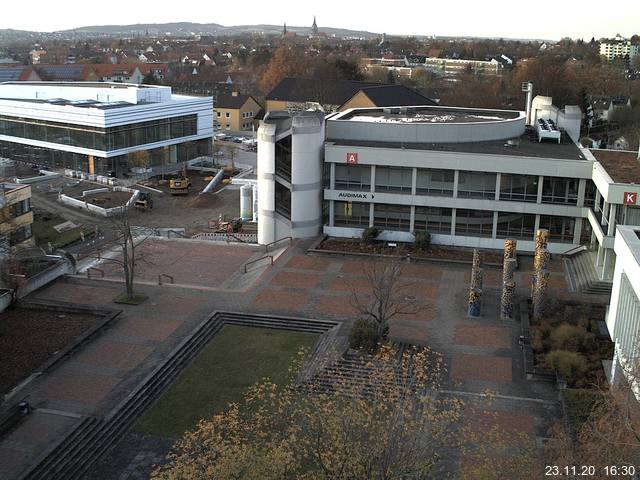 Foto der Webcam: Verwaltungsgeb&auml;ude, Innenhof mit Audimax, H&ouml;rsaal-Geb&auml;ude 1