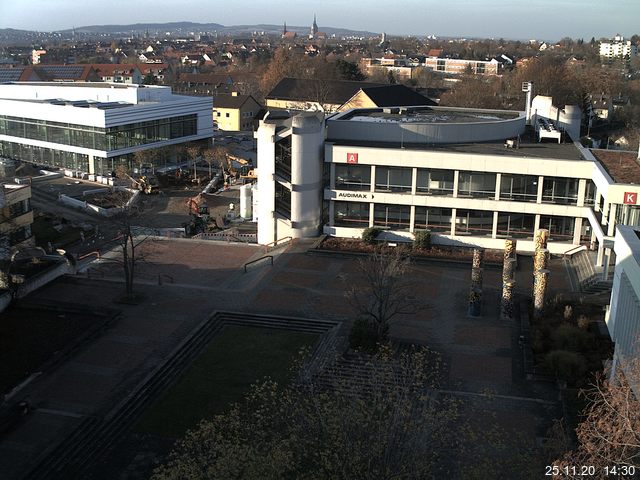 Foto der Webcam: Verwaltungsgeb&auml;ude, Innenhof mit Audimax, H&ouml;rsaal-Geb&auml;ude 1